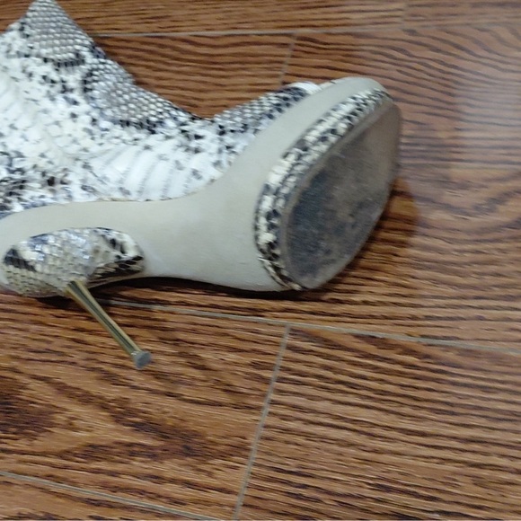 Massimo Dogana Real Python Leather Heels - Picture 4 of 8